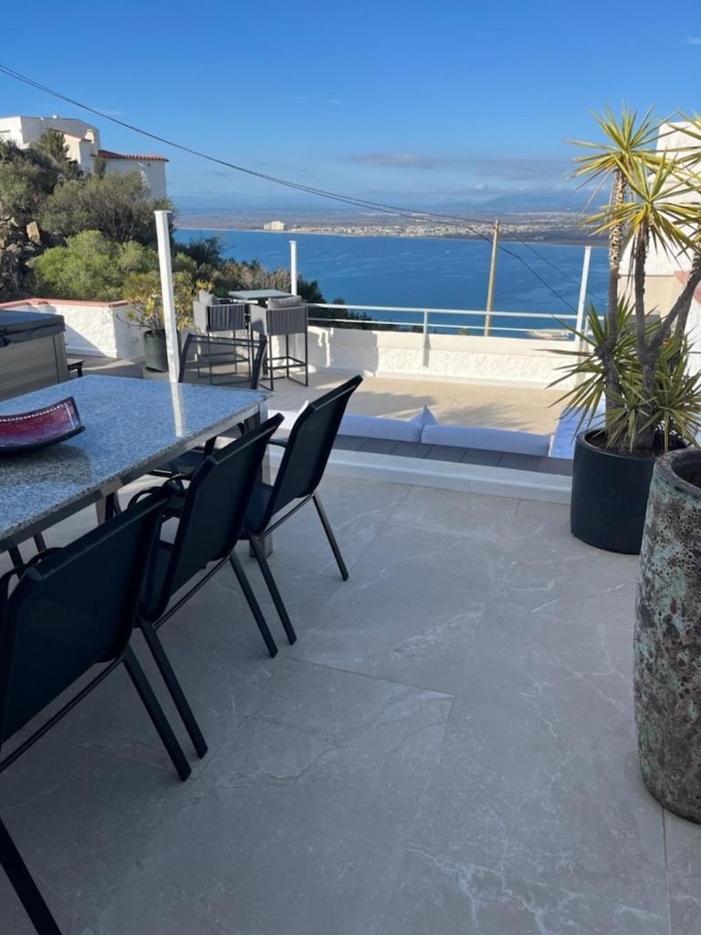 Appartement Duplex Rosas Avec Terrasse Magnifique Jacuzzi Vue Mer ภายนอก รูปภาพ