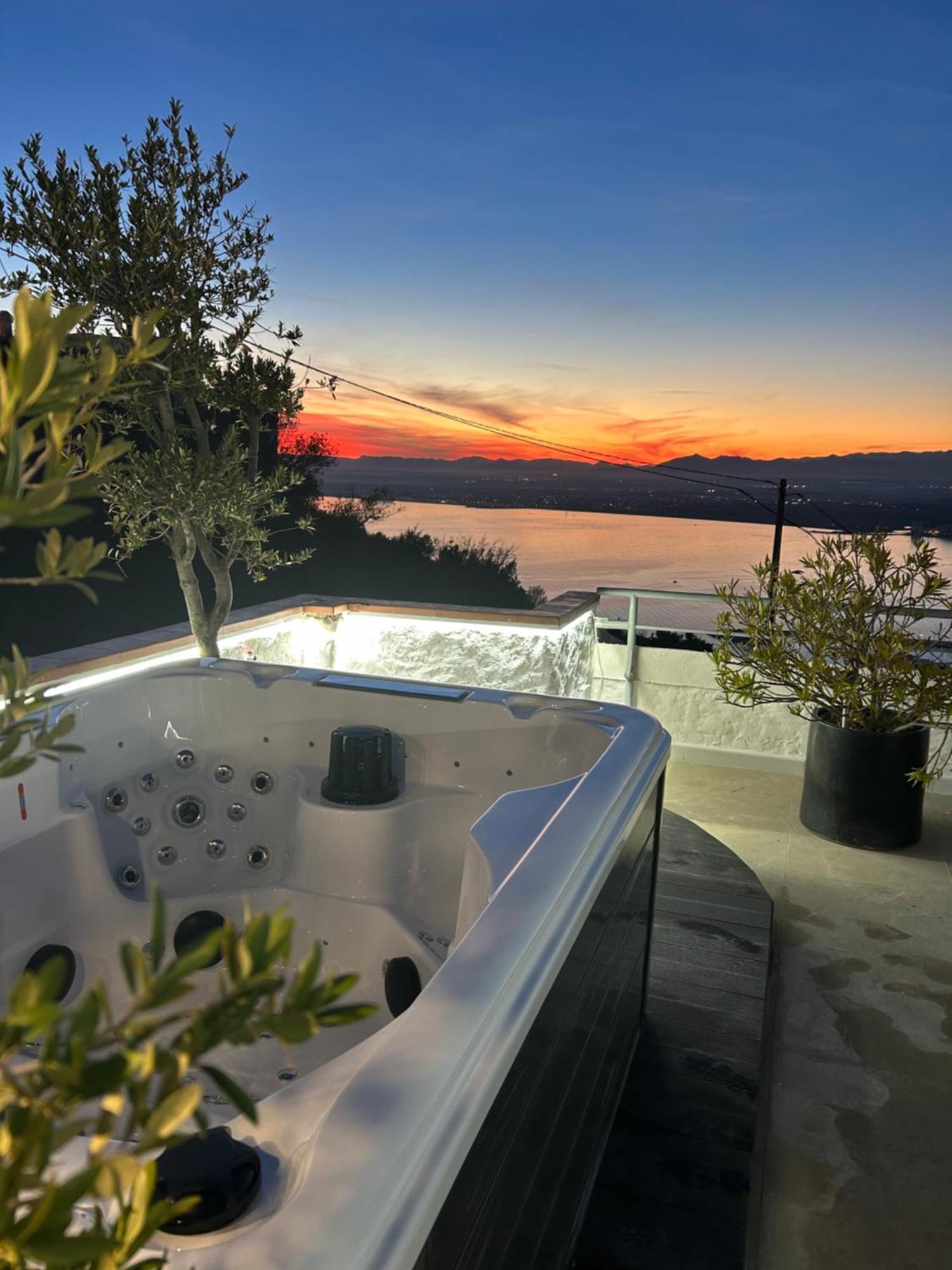 Appartement Duplex Rosas Avec Terrasse Magnifique Jacuzzi Vue Mer ภายนอก รูปภาพ