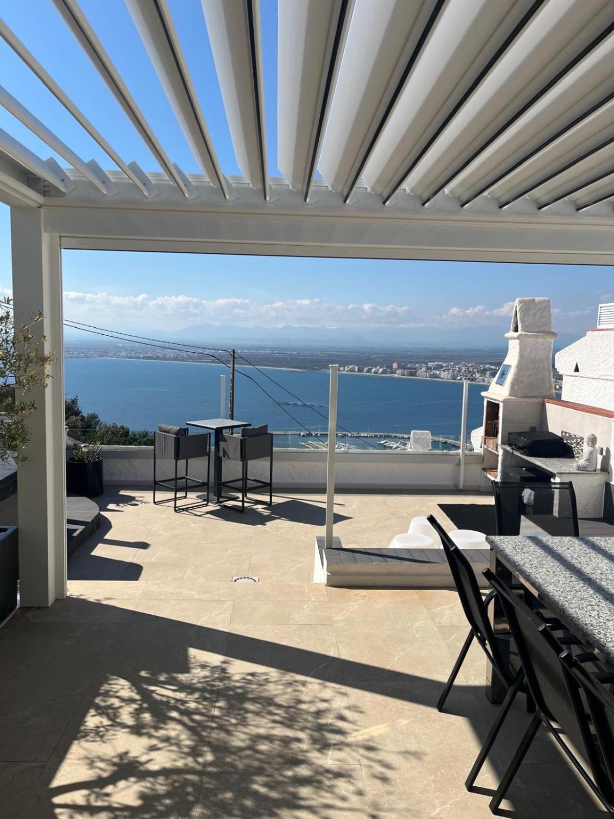 Appartement Duplex Rosas Avec Terrasse Magnifique Jacuzzi Vue Mer ภายนอก รูปภาพ